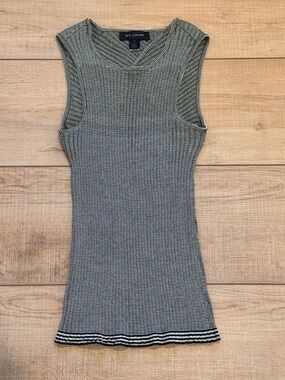 St. John Wool Blend Open Back Knit Sleeveless Top Medium Luxury Minimalist